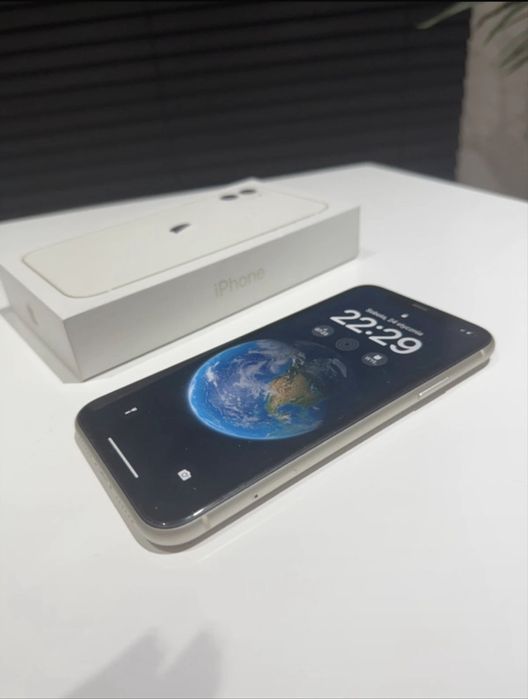Biały Iphone 11