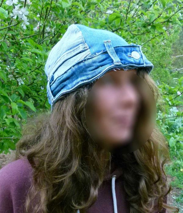 Gorro de ganga unissexo feito à mão em diferentes tons de azul (Handmade unisex denim beanie)