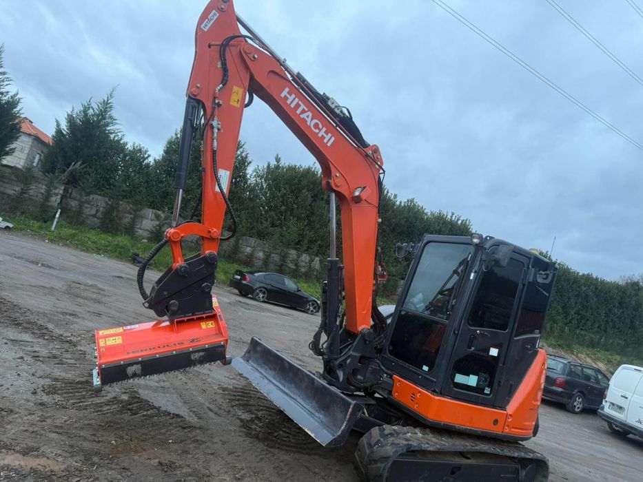 Limpeza de terrenos e terraplanagens