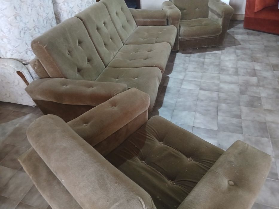 Conjunto de 3 sofás: 2 poltonas e um sofa grande