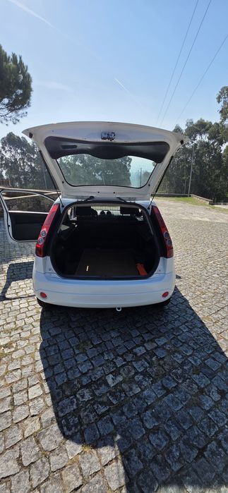 Ford Fiesta 2008 Comercial