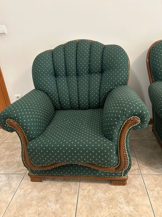 Sofás - 2 individuais e 1 sofá cama com 3 lugares