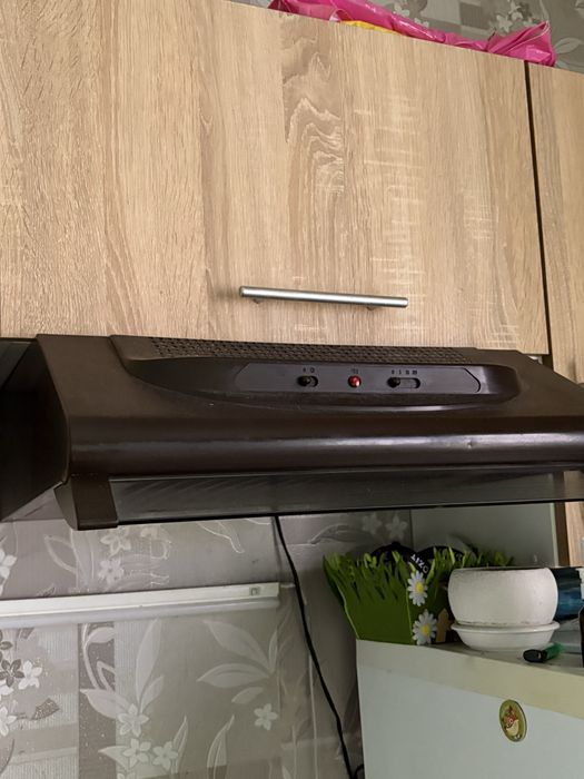 Продам вытяжку бу рабочая