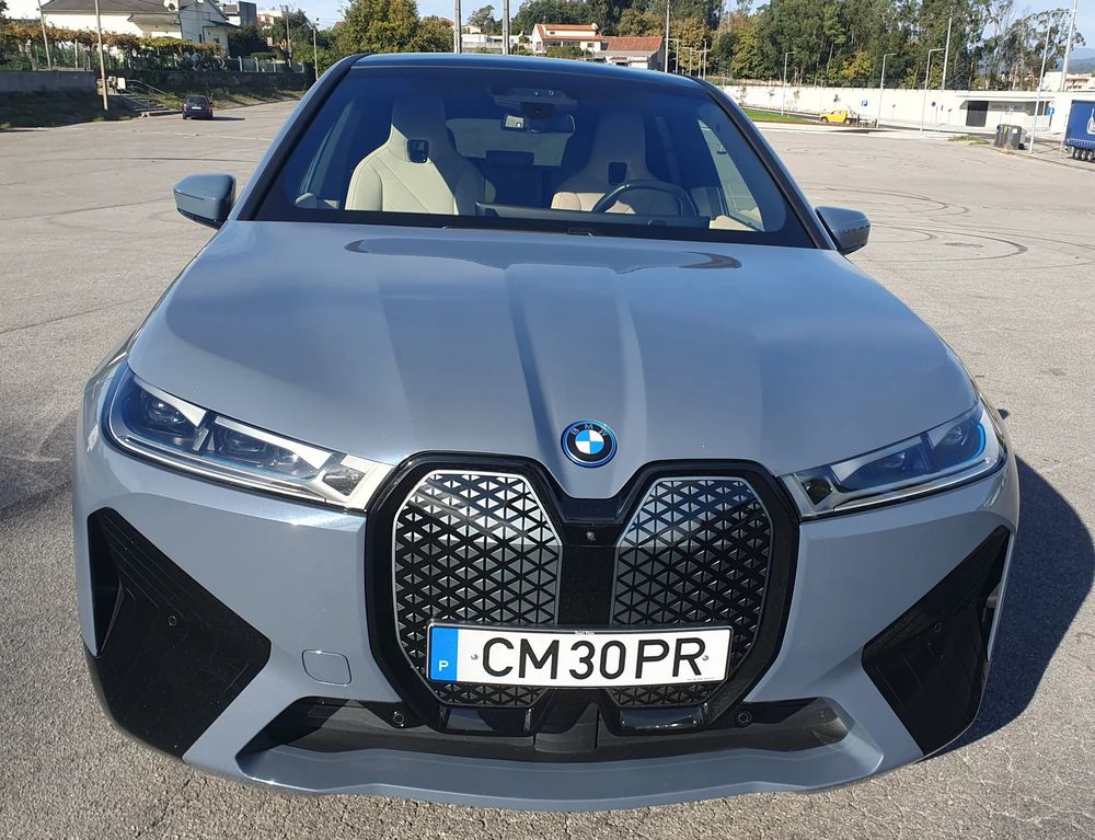 BMW iX xDrive 50 Pack Desportivo
