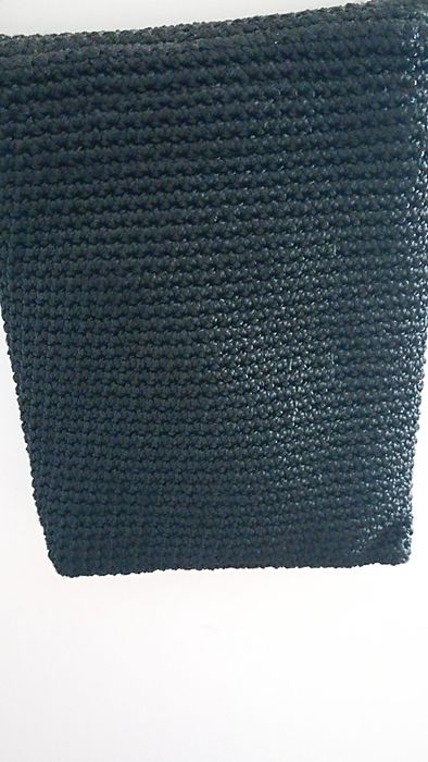 Mala para telemóvel preta em crochê