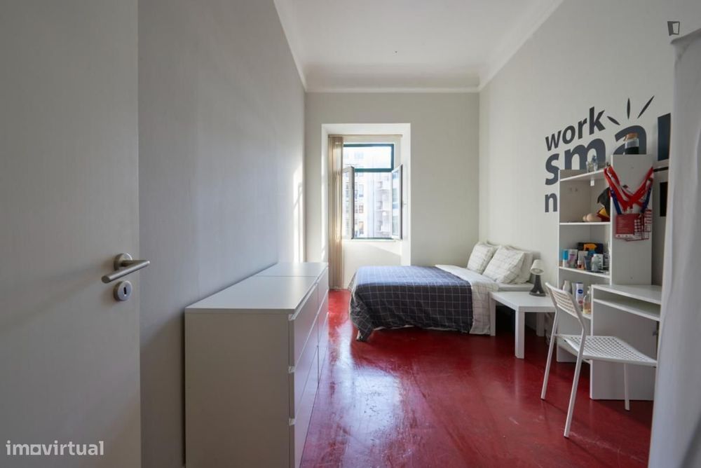 Quarto - localizado em Entrecampos Lisbon