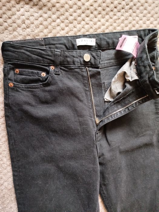 Чорні джинси кльош з високою посадкою