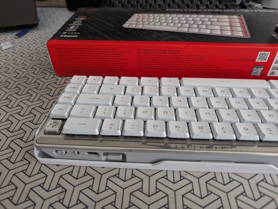 Клавіатура Asus ROG falchion Rx low profile (сенсорне керування)