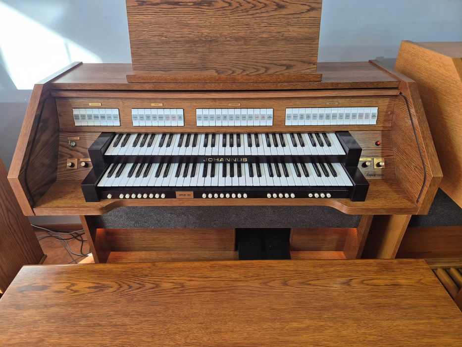 Cyfrowe organy kościelne Johannus Opus 20