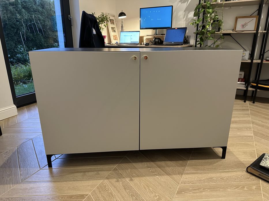 Szafka komoda rtv Besta szaro-czarna 74*120