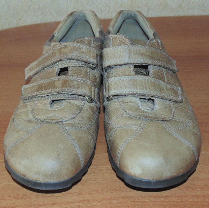 Продам кроссовки ECCO 40 размера + подарок мокасины Оригинал