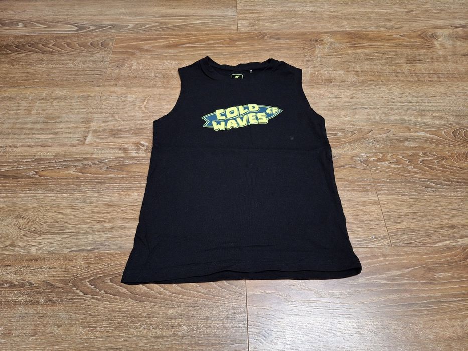 Koszulka 4F. bezrekawnik.  Rozmiar 140.