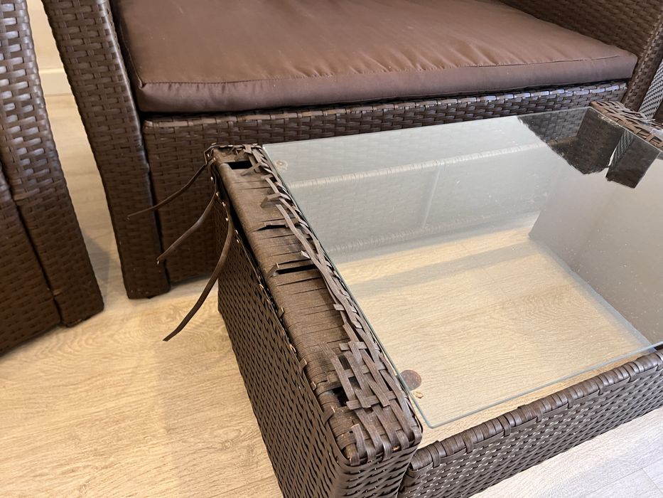 Conjunto de Jardim em Rattan Sintético – Sofá + 2 Poltronas + Mesa de Cent