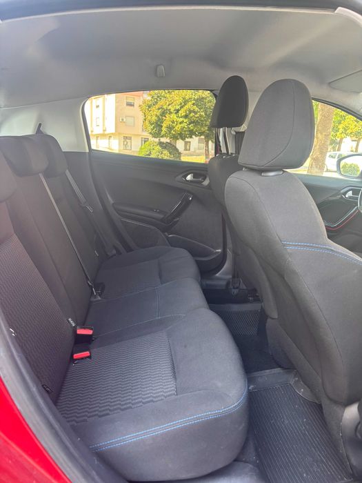 Peugeot 208 Impecavel