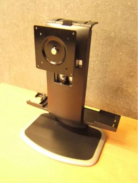 Suporte regulavel para pc + ecran . Permite ajustar a altura do ecran