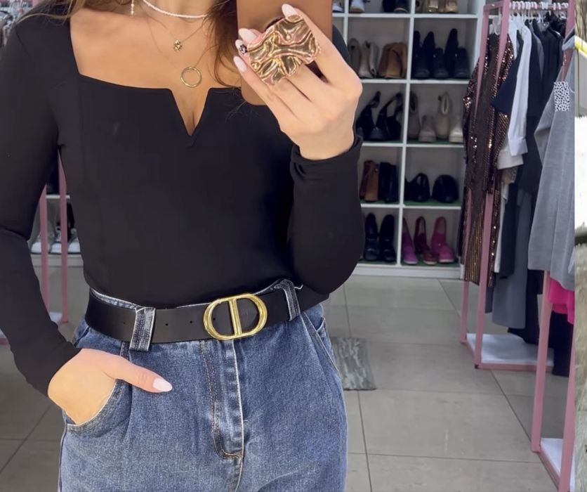 Боді чорне.