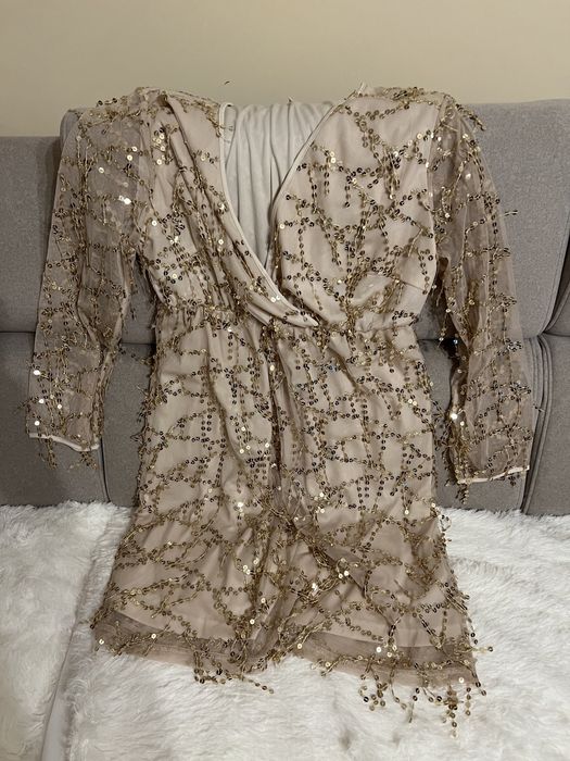 Nowa błyszcząca sukienka z cekinami