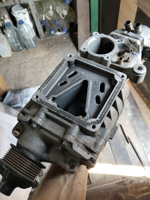 Продам компрессор eaton m65 с коллектором на ваз 2108 2109 21099 2110 2112 2115 2114 8 клапанов