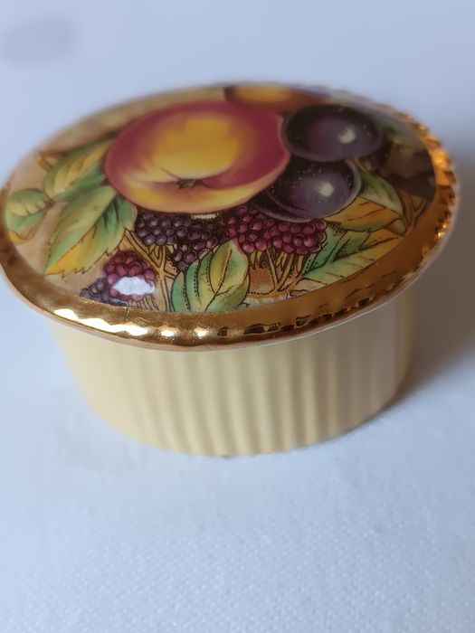 Puzdro porcelana angielska
