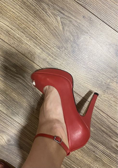 Туфли босоножки Туфлі