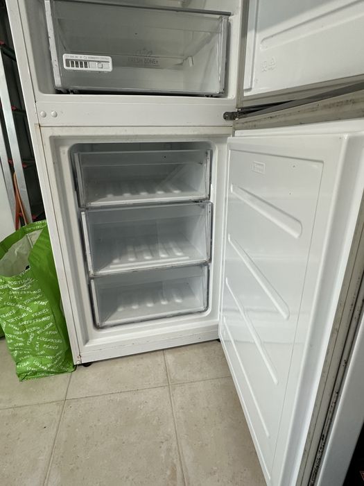 Frigorifico Hotpoint Ariston a funcionar