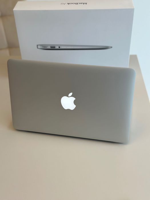 MacBook Air 11 cali MacOs laptop z pudełkiem i gratisami