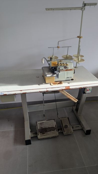 Corta e cose Siruba 747D