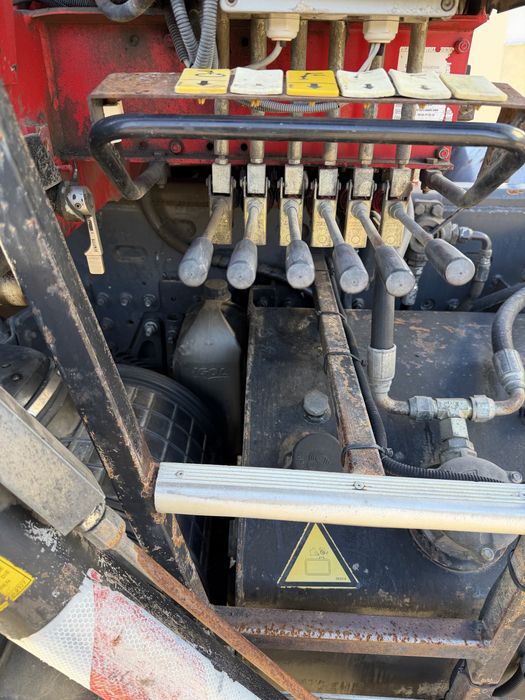 Camião kerax com Ampliroll e grua