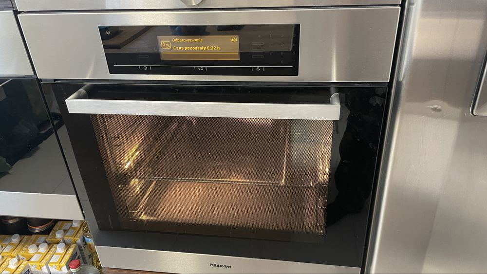 Piekarnik Miele z funkcją pary. Miele H 5681 B stal