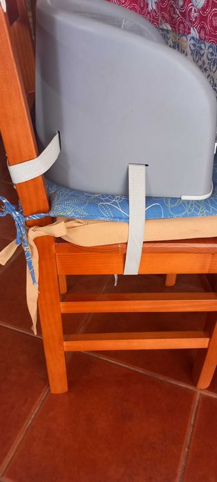 Cadeira/banco de refeição.