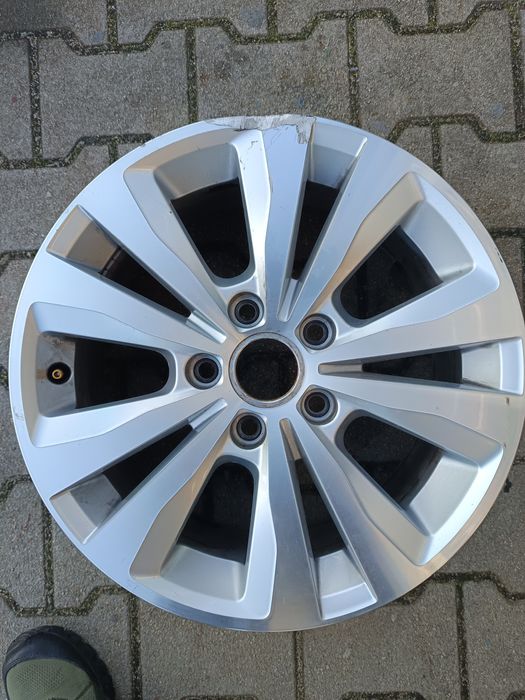 Alufelga vw 16cal uszkodzona
