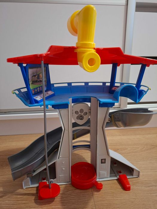 Baza Psiego Patrolu z pieskami