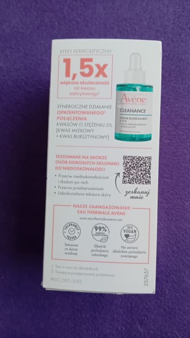 Sprzedam serum złuszczające A.H.A  Cleanance Avene
