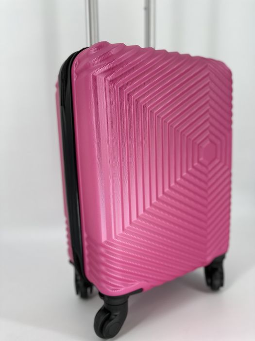 Nowa walizka pokładowa 40/30/20