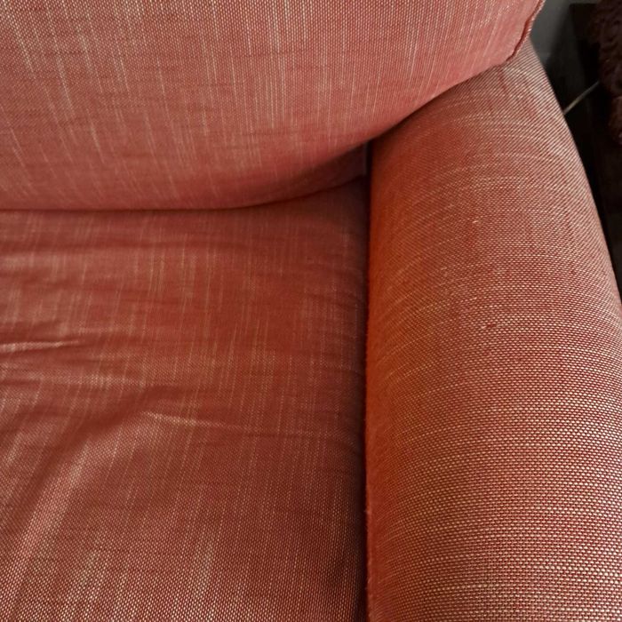 Sofá de 2 lugares encarnado usado