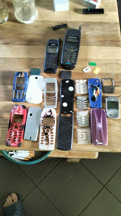 Części do starych telefonów Nokia i Motorola