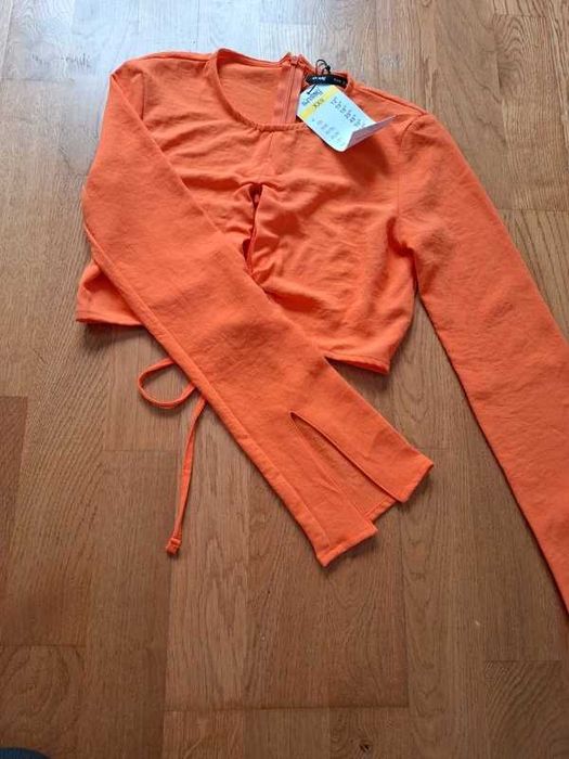 Krótka bluzka, wiązana