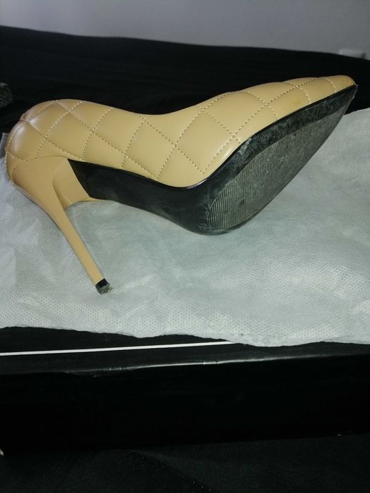 Sapatos stilleto tam. 36 beje