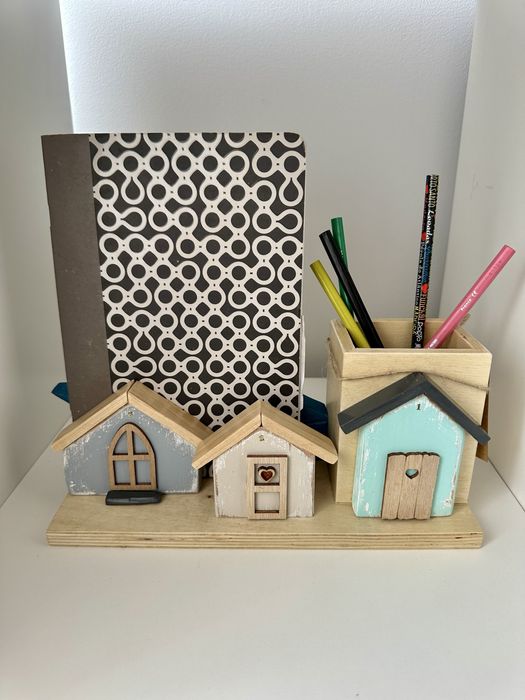 Organizador/suporte para canetas e cartas