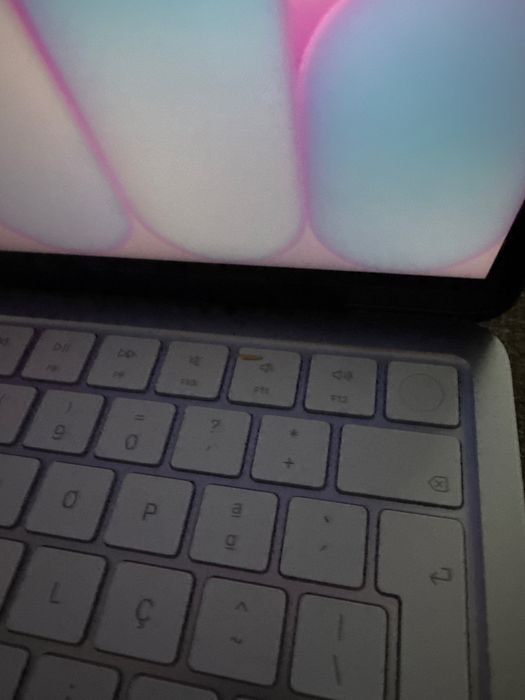 Macbook Neo 512 com touch ID