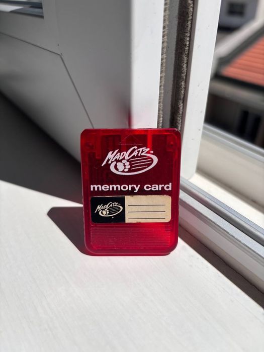 Mad Catz Red Memory Card for PS1 / PS2 Vintage64750645518467120