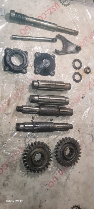 вал крышка шестерня ось вилка раздаточной коробки раздатки ГАЗ 66 CCCP