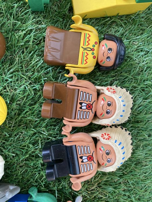 Lego duplo Indios e outros bonecos