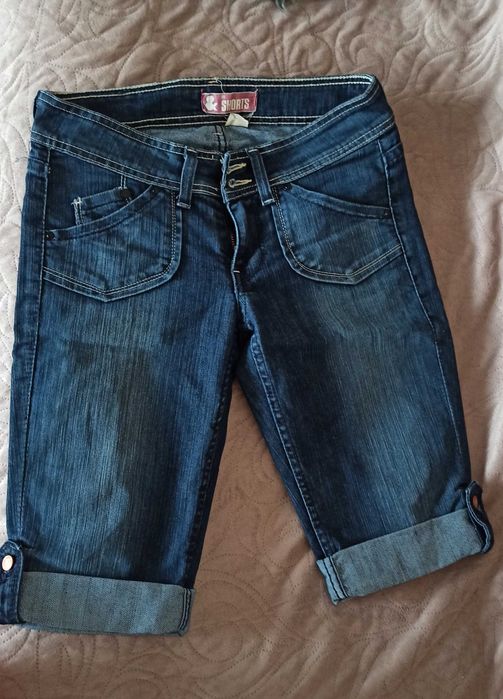 Spodenki jeansowe damskie - do kolan