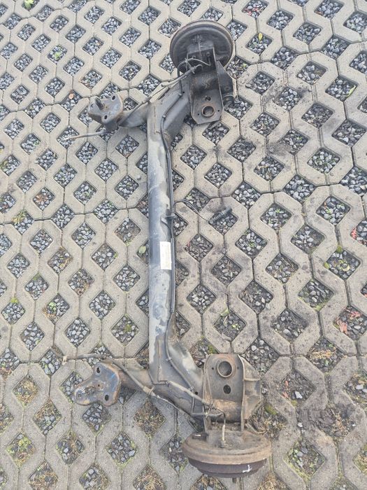 Belka tylna ośka ford fiesta mk6