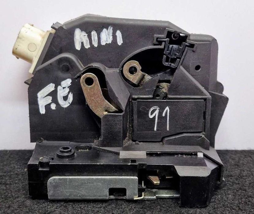 Fechadura / Fecho Porta Frente Esquerdo MINI MINI (R50, R53) ano 2005