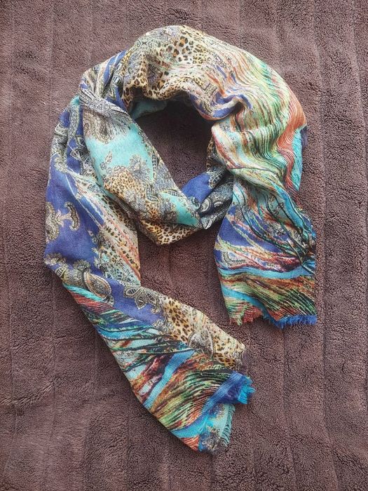 Шаль палантин Gigliobagnara 
 оригінал 

Стан новий

Довжина 200см
Шир