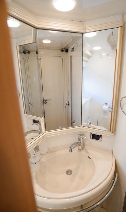 Яхта Baia Yachts Aqua 54