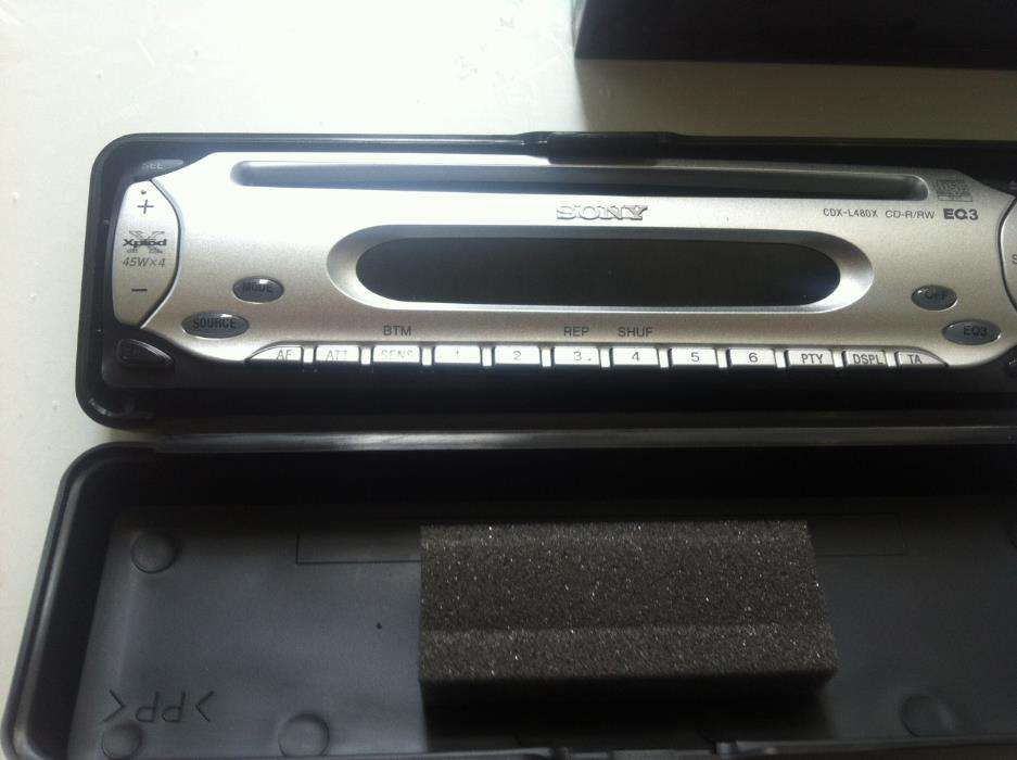 radio sony L 480 x
