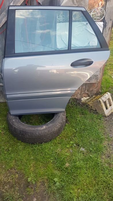 Mercedes W203 Drzwi Lewy Tył Kombi 747